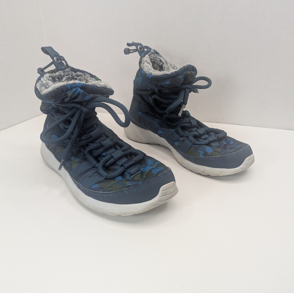 NIKE Women Roshe One Hi Print Sneaker Boot in Squadron Blue Sz 8.5 - Picture 6 of 11
